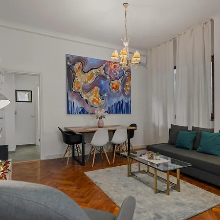 Old Town Hideaway 3 Bdrm *