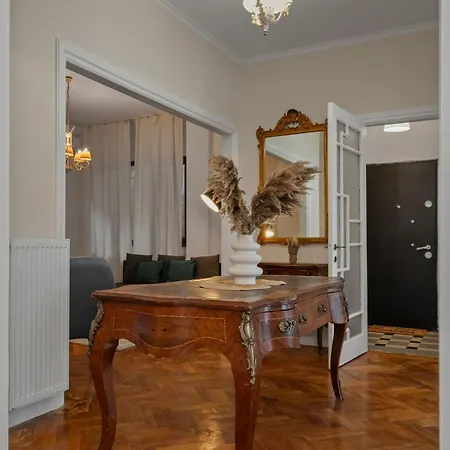 Old Town Hideaway 3 Bdrm