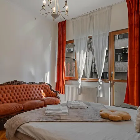 Old Town Hideaway 3 Bdrm Apartment Bucharest