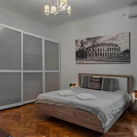 Old Town Hideaway 3 Bdrm *