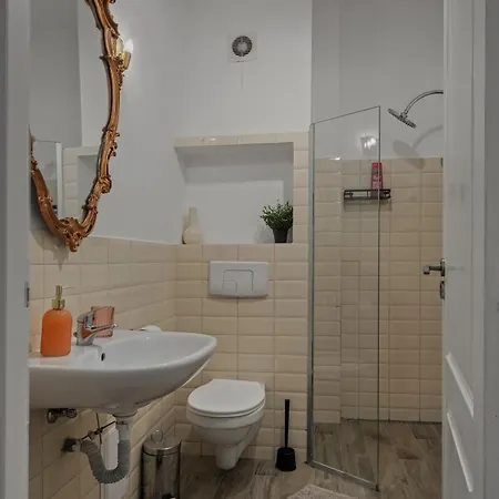 Old Town Hideaway 3 Bdrm *