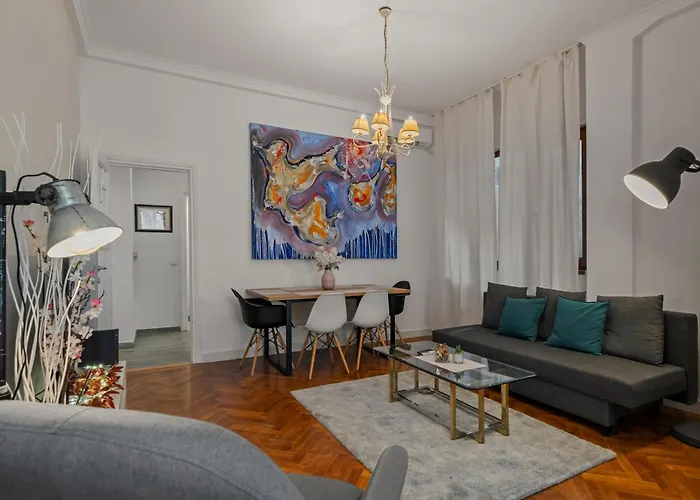 Old Town Hideaway 3 Bdrm *