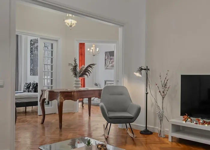 Apartament Old Town Hideaway 3 Bdrm