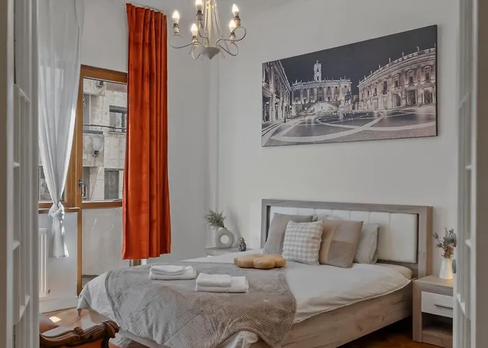 Old Town Hideaway 3 Bdrm Apartament Bukareszt