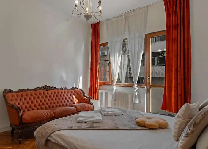 Old Town Hideaway 3 Bdrm Apartament Bukareszt
