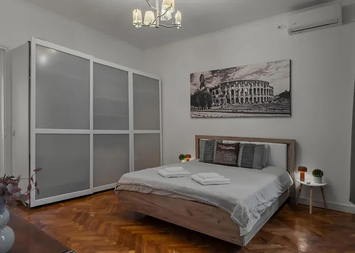 Old Town Hideaway 3 Bdrm *