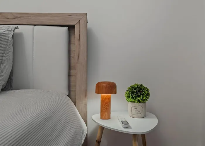 Old Town Hideaway 3 Bdrm Апартаменти