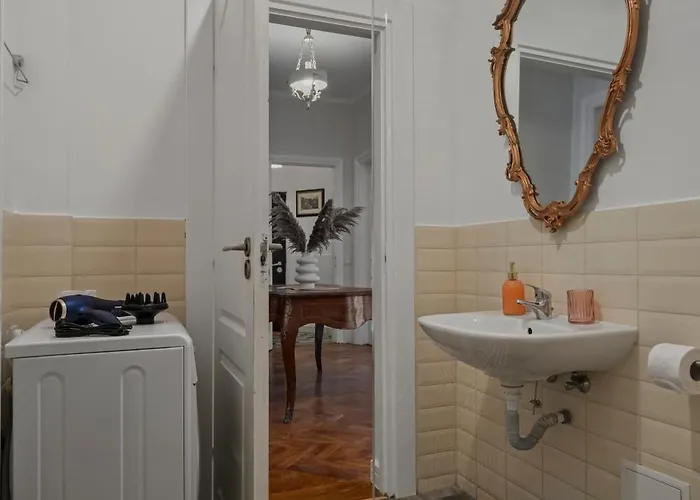 Old Town Hideaway 3 Bdrm Bukareszt