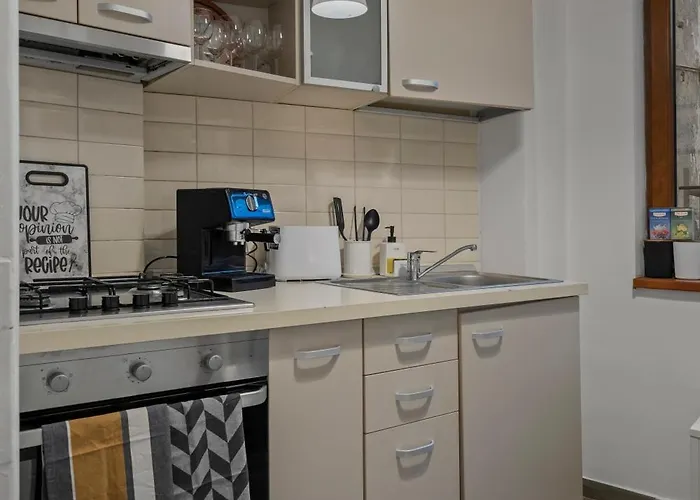 Old Town Hideaway 3 Bdrm Apartament Bukareszt