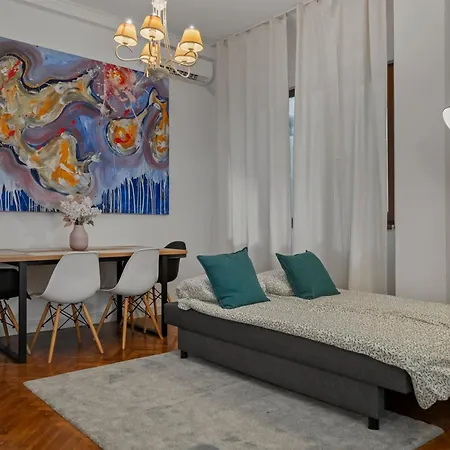 Old Town Hideaway 3 Bdrm בוקרשט