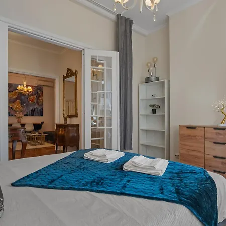 Old Town Hideaway 3 Bdrm דירה בוקרשט