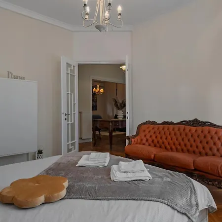 Old Town Hideaway 3 Bdrm דירה *