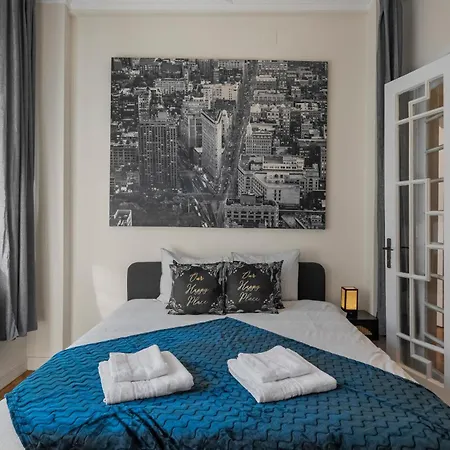 Апартаменты Old Town Hideaway 3 Bdrm Бухарест