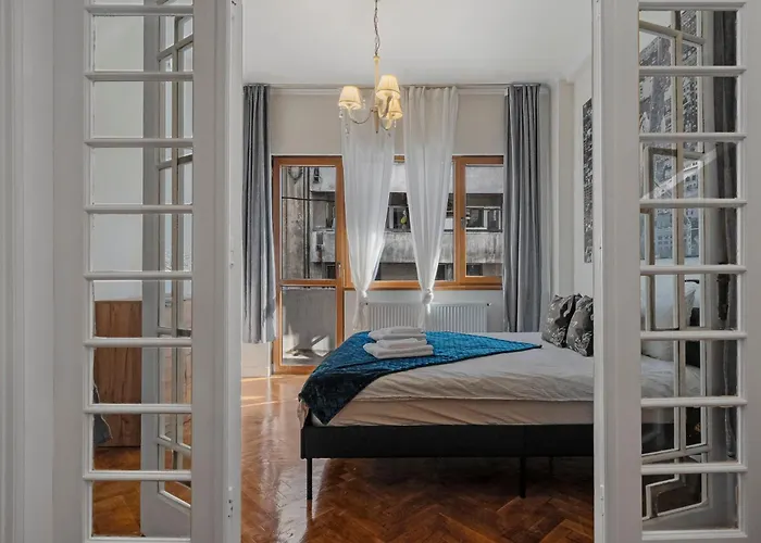 Old Town Hideaway 3 Bdrm *