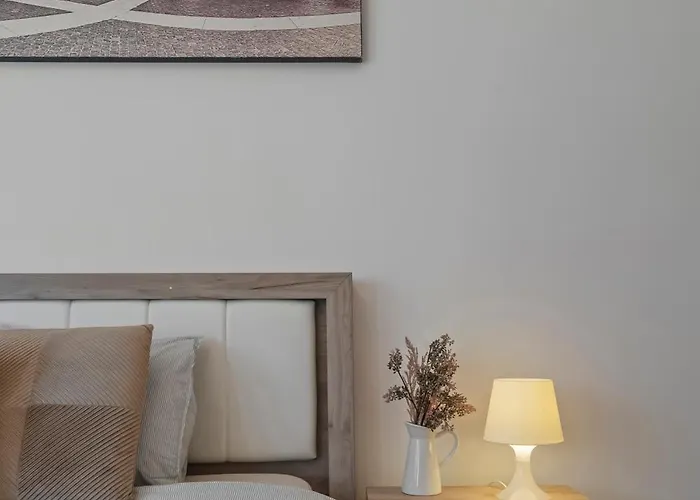 Old Town Hideaway 3 Bdrm *